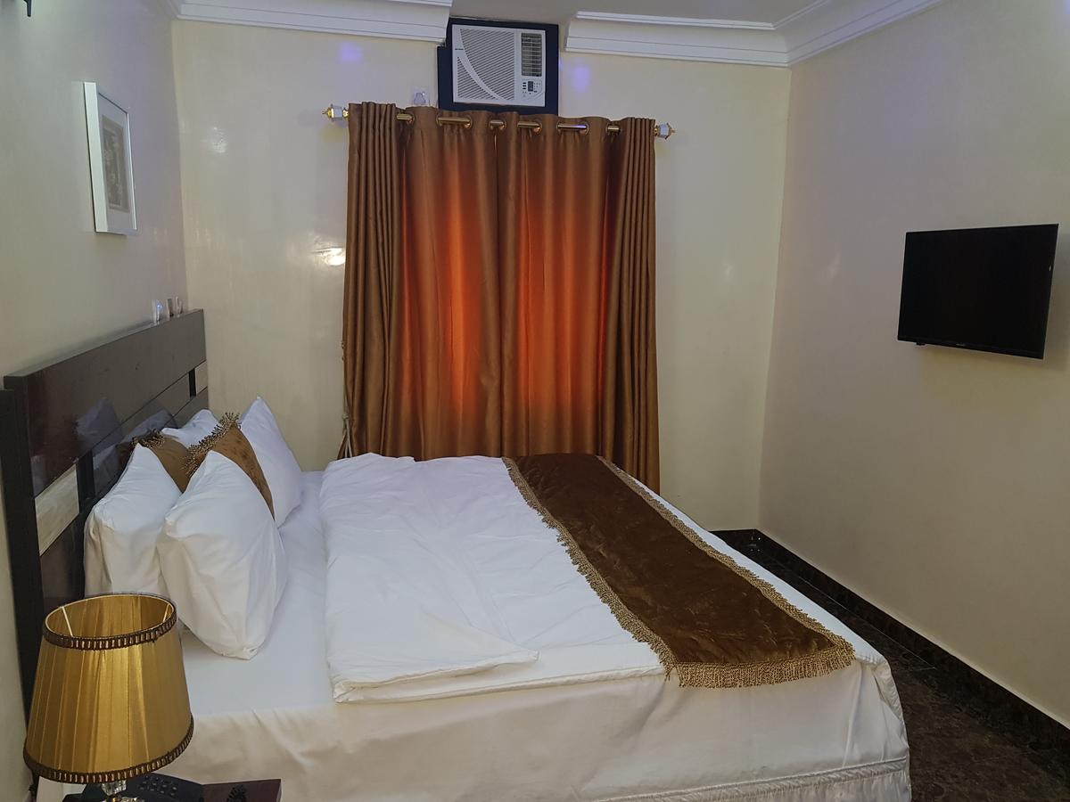 The Resident Hotel Owerri Εξωτερικό φωτογραφία