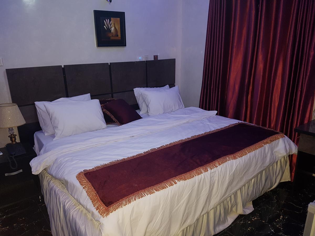 The Resident Hotel Owerri Εξωτερικό φωτογραφία